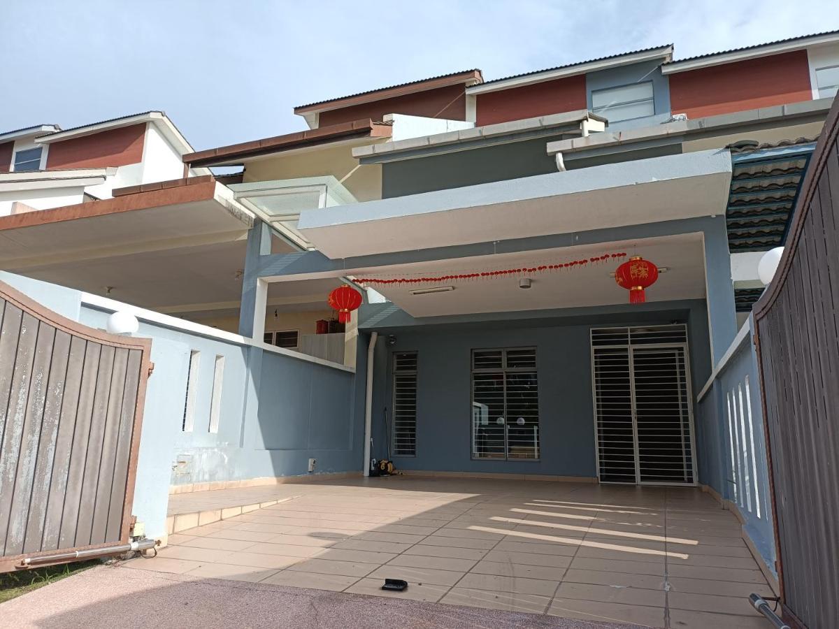 Entire Residential Home•Jia Residences Bkt Serdang沙登温暖的家 Seri Kembangan Exteriér fotografie