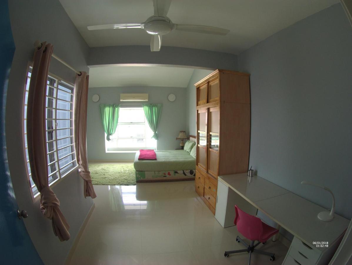 Entire Residential Home•Jia Residences Bkt Serdang沙登温暖的家 Seri Kembangan Exteriér fotografie